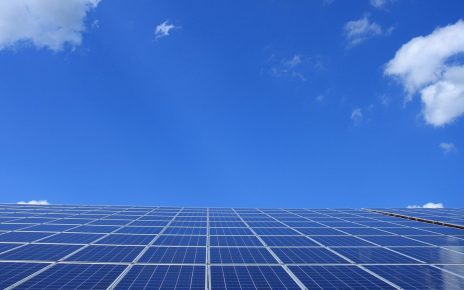 Dlaczego warto zamontować panele solarne?